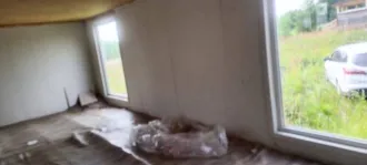 Земельный участок 1759 кв.м и жилой дом 53.1 кв.м во Владимирской области, Александровский район, МО Каринское с/п, ДПК "Зеленцино", участок № 38. Кадастровый номер участка: 33:01:001439:125, уточненная погрешность 29.0. Кадастровый номер дома: 33:01:001439:419.