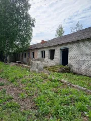 Нежилое здание 512,5 кв.м и земельный участок 1901 кв.м, Брянская область Нежилое здание по адресу: Брянская область, Брянский район, д. Молотино, ул.Школьная и земельный участок категория земель: земли населенных пунктов, вид разрешенного использования: для ведения личного подсобного хозяйства…