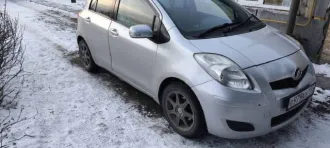 Toyota Vitz 2009 года, 87 л.с., пробег 200000 км. Цвет серый. VIN отсутствует. ПТС 25УР067928, госномер В979АУ155. Мощность двигателя 87 л.с. (64 кВт). Номер кузова SCP90-2144714. Страна-изготовитель Япония.
