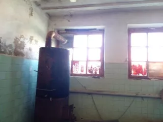Здание бани с кадастровым номером 76:08:060801:825, общей площадью 276 кв. м, с земельным участком, кадастровый номер 76:08:060801:17, площадью 1130 кв. м. Категория земель: земли населенных пунктов, вид разрешенного использования: для обслуживания и эксплуатации здания бани. Адрес: Ярославская…