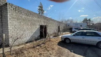 Нежилое здание склад 138,3 кв.м Шимановск Здание (склад) с земельным участком. Рыночная стоимость земельного участка не включается в цену продажи, подлежит оплате в соответствии с условиями договора купли-продажи. Нежилое здание (склад), расположенное по адресу: г. Шимановск, ул. Некрасова, д.31…