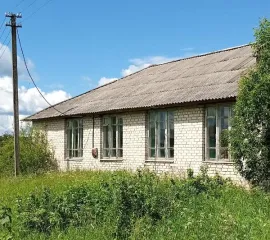 Нежилое здание с земельным участком по адресу: Ярославская область, Первомайский район, д.Малино, ул. Школьная, д.3. Общая площадь 133,5 м². Кадастровый номер 76:10:040601:9983. Количество этажей: 1. Год ввода в эксплуатацию: 1982.