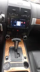 Volkswagen Touareg 2009 года, 240 л.с., пробег 226 545 км, полный привод, АКПП. Цвет черный, дизельный двигатель 3.0 л турбо. Имеются технические неисправности: повреждения ЛКП (сколы, царапины, сход лака), АКПП в аварийном состоянии (пинки, толчки, удары). Автомобиль на ходу. VIN…