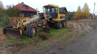 Продажа транспортного средства  (автогрейдер ДЗ -122 Б7) автогрейдер: марка ДЗ -122 Б7, заводской номер машины (рамы) 1510049,  двигатель № 40138587, основной ведущий мост № 1510049, коробка передач № 82,   цвет – желтый, 2004 года выпуска, завод изготовитель ЗАО «Дормаш». 
Год выпуска: 2004…