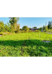 Земельный участок площадью 280 кв.м. Калужская область, Перемышльский район, село Ахлебинино. Кадастровый номер 40:17:010101:33. Межевание осуществляется покупателем самостоятельно и за свой счет.