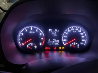 Hyundai Solaris 2017 года, VIN: Z94K241BBJR052997, госномер: Е715ОО790. Двигатель: модель G4LC, номер HD065981, мощность 73.3 кВт (99.6 л.с.), объем 1368 см³. Цвет кузова белый. СТС 9956389647 от 19.05.2023, ПТС 78ОТ248194 от 22.09.2017. Автомобиль находится в залоге у АО «Тбанк».