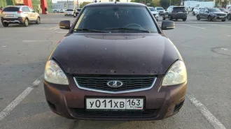 LADA Priora 2015, VIN XTA217250F0268859. Находится в залоге у ПАО «Совкомбанк».