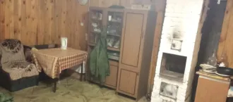 Земельный участок 574 кв.м и хозстроение 20 кв.м, Свердловская область. Земельный участок: 624286, Россия, Свердловская область, рабочий поселок Малышева, п. Шамейский, пруды Сдт Чистые, д. 221, площадь 574 кв.м., кадастровый номер объекта 66:34:0102001:221, размер в доли 1/2. Хозяйственное…