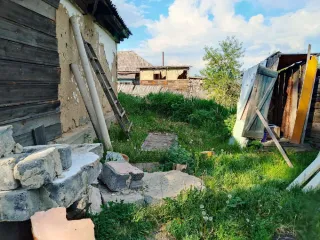 Жилое здание 49,9 кв.м и земельный участок 600 кв.м Новосибирская область Жилое здание, доля в праве: ½, кадастровый номер 54:03:011227:17, местоположение: Новосибирская область, р-н. Болотнинский, г. Болотное, ул. Островского, д. 59, площадь: 49,9 кв.м.; Земельный участок, кадастровый номер…