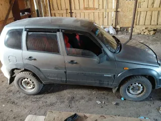 Chevrolet Niva 212300-55, 2010 модель: CHEVROLET NIVA212300-55; год выпуска: 2010, идентификационный номер VIN X9L212300A0298753; категория: В; модель, № двигателя № Z18XER20RZ8947; шасси рама отсутствует; кузов кабина прицеп X9L212300A0298753; ПТС № 70УС834642. Ознакомление с имуществом: можно…