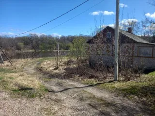 Нежилое здание 41,5 м² и земельный участок 633 м², Ярославская обл., Переславль-Залесский р-н, с. Новоселье, ул. Центральная, дом 1 с земельным участком, в составе: нежилое здание, 1-этажное, площадь 41,5 кв. м, адрес: Российская Федерация, Ярославская область, муниципальный округ…