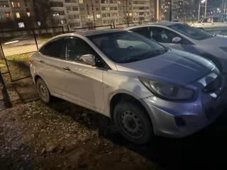 Hyundai Solaris 2011 года выпуска, VIN: Z94CT41CBBR037802. Автомобиль не на ходу, отсутствует двигатель. Транспортное средство находилось в эксплуатации, является бывшим в употреблении; может иметь скрытые недостатки, являющиеся следствием эксплуатационных дефектов, естественного износа узлов и…