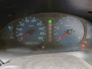 Nissan Cube 2000 года, госномер Н845МУ03, черный цвет. VIN: AZ10039628, двигатель бензиновый 1.3 л (85 л.с.), снаряженная масса 980 кг, полная масса 1200 кг. Производство: Япония.