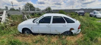 Lada Priora 2011, Автомобиль Lada 217230 Lada Priora с государственным регистрационным знаком В109КН 09, цвет: белый, 2011 года выпуска, идентификационный номер (VIN): XTA217230B0166573. Ключи и документы отсутствуют. На объекте исследования присутствуют следующие виды повреждений: на кузове и на…
