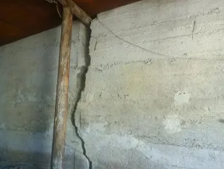 Здание Центрального, рыбацкого и механического складов 430.6 кв.м Ханты-Мансийский автономный округ – Югра здания Центрального, рыбацкого и механических складов, общей площадью 430,6 кв.м., назначение: нежилое, кадастровый номер 86:07:0103008:2609 и находящегося под ним земельного участка, общей…