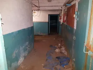 Нежилое помещение расположено по адресу: Санкт-Петербург, пр-кт Стачек, д. 79, литера А, пом. 3-Н, площадь 56.5 кв.м, назначение: нежилое, наименование: мастерская, этаж: подвал, кадастровый номер 78:15:0008221:3962. Право собственности города Санкт-Петербурга подтверждается записью в Едином…