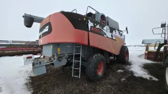 Комбайн зерноуборочный РСМ-142 ACROS-530, 2008 г.в., г/н: 0519TB68, зав. №: 001339, № двиг: 80258551, цвет: бело-красный. Назначение: Комбайн зерноуборочный. Марка: РСМ-142 ACROS-530. Год выпуска: 2008. Модель: РСМ-142 ACROS-530. VIN (заводской) номер: 001339.