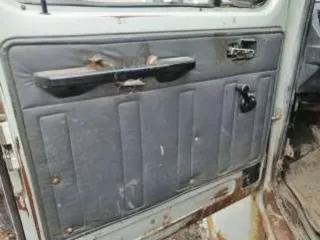 Автомобиль ГАЗ 3307 КО 503 В, 1999 год выпуска, цвет серый. Мощность двигателя 88.3 кВт (120 л.с.), VIN - XVL482300X0000216, номер кузова X0000216, госномер Е835РУ154. Пробег 309000 км.