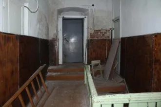 Здание женской гимназии и флигель, 1472.5 м², Костромская область. Объекты культурного наследия регионального значения: «Ансамбль, XIX в.: Здание женской гимназии. Здесь была создана первая комсомольская ячейка», 2-я четв. XIX - 80-е гг. XIX в.; 1919 г., назначение: нежилое, общая площадь 1373,3…