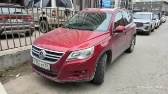 Volkswagen Tiguan 2009, 170 лс, 220270 км, полный привод, АКПП, на ходу, состояние удовлетворительное, салон кожаный со следами использования, имеются вмятины, царапины по кузову, автомобиль на литых дисках, пробег 220 270 км, отремонтирован после дтп (передний бампер, капот, фары, радиатор)…