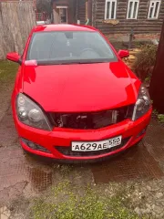 Opel Astra 2008, идентификационный номер (VIN): XUF0AHL089B011617, год выпуска: 2008 г., пробег 207 677 км., мощность 140 л.с., цвет красный, коробка передач автоматическая, руль левый, техническое состояние: не на ходу, требуется ремонт генератора, замена теплообменника.