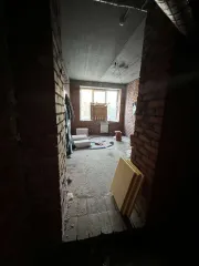 Квартира, площадь 92 квадратных метра, этаж 2, адрес: Саратовская область, город Саратов, ул. им. Тулайкова Н.М., дом 1/1, квартира 1, кадастровый номер 64:48:040453:2248. Имущество является предметом залога АО "NVKBank".