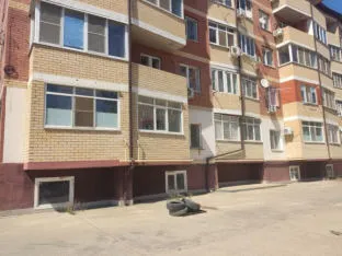 Нежилое помещение 615.4 кв.м Республика Адыгея, Тахтамукайский район, пгт. Яблоновский, ул. Луговая, д. 7/5, пом. 1, кадастровый номер 01:05:3009002:1810. Ознакомление с имуществом возможно после предварительного согласования даты и времени по электронной почте: ak_veshkin@mail.ru, телефон: +7…