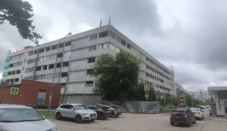 Гаражное место 20,7 кв. м Самарская обл., г. Самара, Промышленный р-н, ул. Губанова, д. 9, гаражное место 5-10, кадастровый номер 63:01:0708002:4541, ограничения и обременения: наличие перепланировки/переустройства/реконструкции установить невозможно, ведется работа по освобождению от имущества…