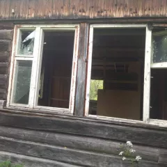 Земельный участок для ведения личного подсобного хозяйства, кадастровый номер 40:18:100607:11, и расположенное на нем здание с установленным назначением объекта недвижимости: «жилое», кадастровый номер 40:18:100607:18, расположенные по адресу: Калужская обл, р-н Спас-Деменский, г. Спас-Деменск, ул…