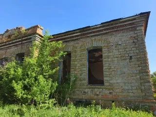 Земская школа 300,8 кв.м Республика Татарстан Земская школа кад. № здания 16:19:000000:2461 площадь здания – 300,8 кв.м Республика Татарстан, р-н Заинский муниципальный, с/п Тюгеевское, с.Тюгеевка, улица Школьная, д 100 Год ввода в эксплуатацию: 1912 Количество подземных этажей : 0 Вид ограничений…