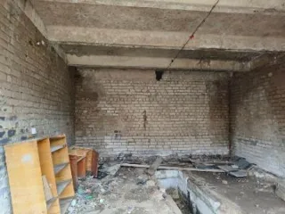 Земельный участок 240 кв.м и здание 154.1 кв.м, Калужская область. Земельный участок площадью 240 кв.м, с кадастровым номером 40:28:010604:753 с расположенным на нем объектом недвижимого имущества - здание с кадастровым номером 40:28:010604:394, по адресу: Калужская область, Людиновский р-н, г…