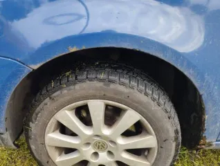 Volkswagen Touran 2006, универсал. VIN: WVGZZZ1TZ6W126067, 2006 г.в., госномер О617ХО39. Дизельный двигатель, мощность 77 кВт (105 л.с.). Цвет кузова синий.