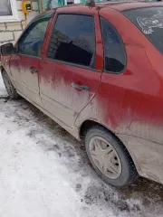 ВАЗ 11183 Лада Калина, 2006 г.в. VIN XTA11183060057145. Автомобиль разукомплектован, не на ходу. Пробег 244 000 км. Многочисленные следы коррозии на узлах и агрегатах. Номер установленного двигателя не совпадает с номером двигателя в ПТС, что может затруднить постановку ТС на учет.
