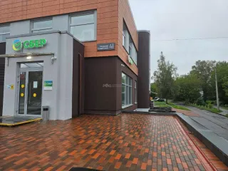 Нежилое помещение 361 кв.м, 11/250 доли на ЗУ 10 810 кв.м, Ленинградская обл., Кингисепп. Нежилое помещение - 361,0 кв. м с учетом неотделимых улучшений (23 поз.), помещения № 1-24 первого этажа (вход № 6) незавершенного строительством двухэтажного кирпичного здания общественного центра, 11/250…
