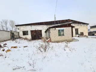 Нежилое помещение площадью 13,6 кв. м, кадастровый номер 03:14:110128:78. Нежилое помещение площадью 363 кв. м, кадастровый номер 03:14:110128:55. Нежилое здание (ремонтно-механические мастерские) площадью 1369,6 кв. м, кадастровый номер 03:14:110128:40. Нежилое здание (гараж) площадью 1122,4 кв…