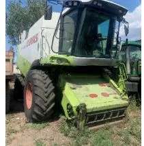 Зерноуборочный комбайн CLAAS LEXION 560, 2007 г.в., заводской номер: 58403859, гос. номер: 8453НН52. Не на ходу. Некомплектный: отсутствует АКБ, электронные блоки управления.