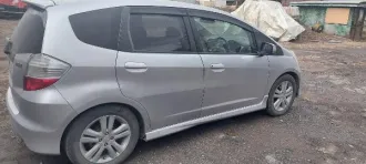 Honda Fit, 2008, вид транспорта: Легковой хэтчбек, год выпуска: 2008, VIN номер: GE81015058, марка: Honda, модель: Fit, кузов № GE81015058, цвет серый. Рабочее состояние не проверялось. Обременения: Залог, запреты судебного пристава исполнителя на рег. действия. Задаток 63540,00 руб. (пор. 045/Тд).