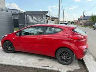 Kia Ceed 2014 года, 129 лс, 197000 км, АКПП, легковой автомобиль, цвет: КРАСНЫЙ, VIN: XWEHN312BF0002212