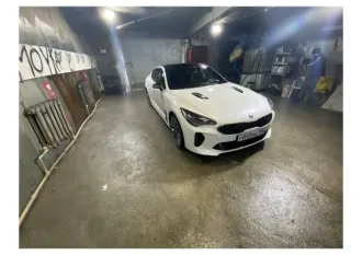 Kia Stinger 2018 года, 247 лс, АКПП, VIN: XWEE351ADJ0000742. В залоге у АО "Альфа-Банк".