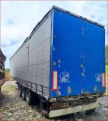 Полуприцеп KRONE SD Тентованный 2011 года, VIN WKESD000000496698, цвет серый. Состояние неудовлетворительное: после ДТП отсутствует передний борт, повреждены крыша и ее механизмы, изношена резина, имеются другие механические неисправности.