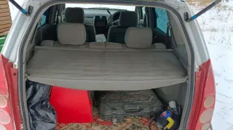 Mazda Premacy 2001, марка: Мазда, модель: ПРЕМАСИ, год изготовления: 2001 (Каминский) Легковой автомобиль, марка: Мазда, модель: ПРЕМАСИ, год изготовления: 2001, VIN: отсутствует, ПТС: 25 ТН 642137, вид собственности: индивидуальная. Особенности тех. состояния: коррозия на порогах и арках…