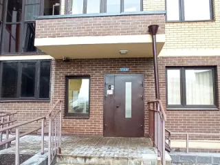 Квартира 46,1 кв.м, п. Коммунарка, ул. Сосенский Стан, д. 10, кв.154, Москва. Жилое помещение по адресу: г. Москва, п. Коммунарка, ул. Сосенский Стан, д. 10, кв.154 общей площадью 46,1 кв. м. (Этаж № 1), кадастровый номер: 77:17:0120303:11483. Вид жилого помещения: Жилое. Общая площадь: 46.1