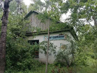 Нежилое здание автошкола 161.2 кв.м Чугуевский муниципальный округ Нежилое здание - автошкола, 1977 года постройки Здание с кадастровым номером 25:23:150105:1595 площадь 161.2 по адресу Российская Федерация, Приморский край, муниципальный округ Чугуевский, село Чугуевка, улица 50 лет Октября, д. 74…