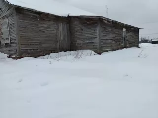 Нежилое помещение 137.1 кв.м., кадастровый номер 18:20:024010:354, расположенный на 
Земельном участке площадью 399.66 кв.м., кадастровый номер 18:20:024010:217 индивидуальная собственность
По адресу: Удмуртская Республика, Сюмсинский район, с. Кильмезь, ул. Лесная, 23б