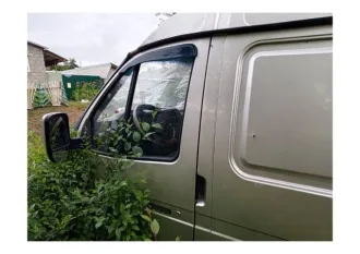 ГАЗ 2752 Соболь 2005 года, цвет антика. VIN X9627520050414197, ПТС 64 РВ 039146, госномер М127СН58. Двигатель бензиновый, модель 40522А, номер 53055776, мощность 140 л.с. (103 кВт). Разрешенная максимальная масса 2800 кг, масса без нагрузки 1970 кг.