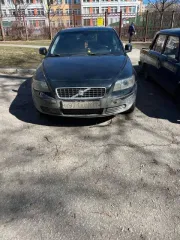 Volvo S40, 2006 года, 100 л.с., 180000 км. Автомобиль легковой, марка Volvo S40, дата выпуска 2006 г., цвет и тип краски Черный, VIN YV1MS204272280079, регистрационный знак М971АС977.