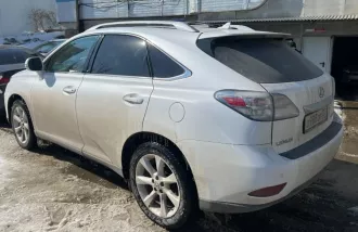 Lexus RX 350 2010 года выпуска.