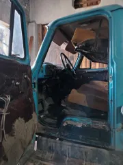 ГАЗ 5312 1988 грузовой автомобиль ГАЗ 5312, 1988 г.в., г/н Х926УО54, VIN: XTH531200J1207208, голубого цвета. Ключей от ТС нет, при визуальном осмотре не на ходу (залог). Год выпуска: 1988. Марка грузовика: ГАЗ. Модель грузовика: 5312. Тип кузова грузовика: Грузовой цистерна. VIN номер…