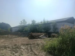 Здание Центрального, рыбацкого и механического складов 430.6 кв.м Ханты-Мансийский автономный округ – Югра здания Центрального, рыбацкого и механических складов, общей площадью 430,6 кв.м., назначение: нежилое, кадастровый номер 86:07:0103008:2609 и находящегося под ним земельного участка, общей…