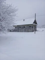 Здание нежилое 92.6 кв м Новгородская область с кадастровым номером 53:08:0061601:151 по адресу Российская Федерация, Новгородская область, Маловишерский муниципальный район, Веребьинское сельское поселение, деревня Гарь, улица Центральная, дом 10. Общая площадь: 92.6. Материалы наружных стен…